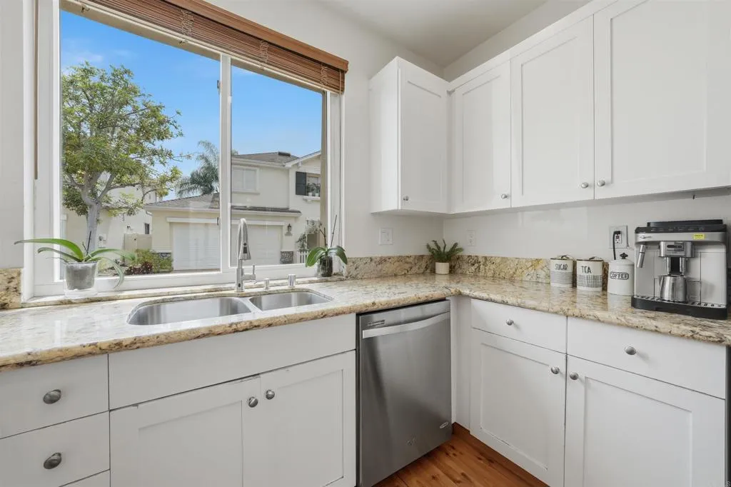 https://cdn.realtyfeed.com/cdn/127/306688501/bf48e1ee473d87074de462beac146f54.webp