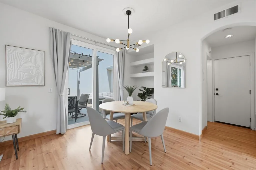 https://cdn.realtyfeed.com/cdn/127/306688501/cff84eb73908ab6cdf69de8d15100a0a.webp