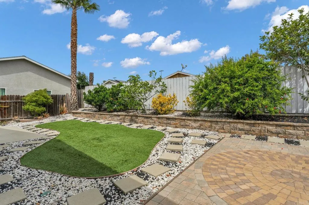 https://cdn.realtyfeed.com/cdn/127/306688548/676b17833948ee2713fe863746d34a28.webp