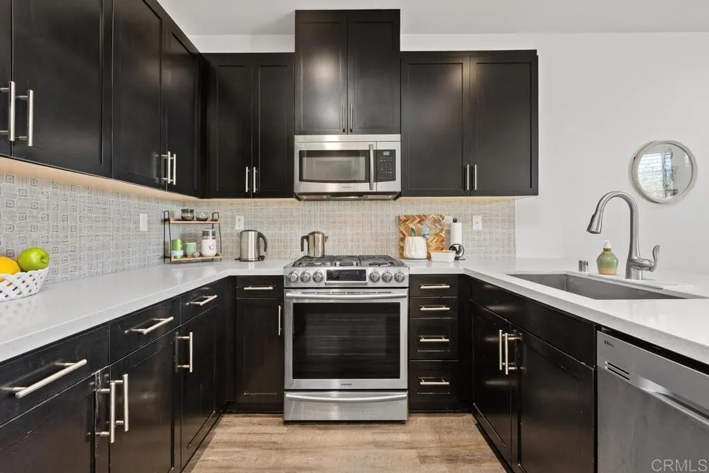 https://cdn.realtyfeed.com/cdn/127/306688576/1f084aa41dac4550773ceb040ce663b8.webp
