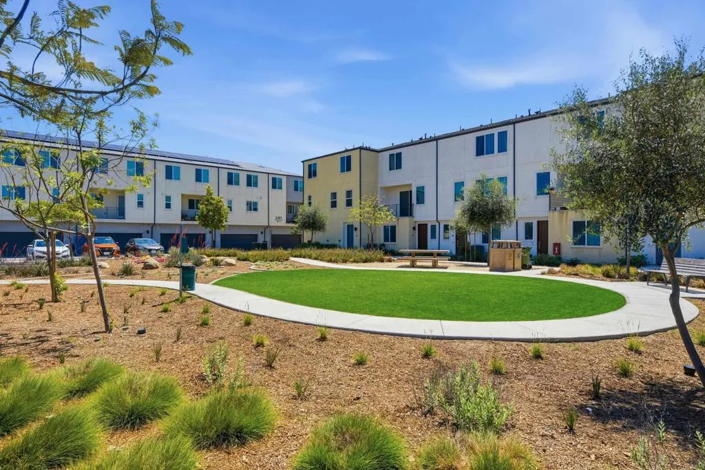https://cdn.realtyfeed.com/cdn/127/306688615/2303f00a2c314c8a6fccc8ef77ce7756.webp