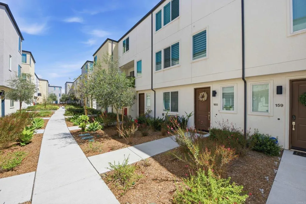 https://cdn.realtyfeed.com/cdn/127/306688615/23d329553a50662fb9f57800e65d59a0.webp