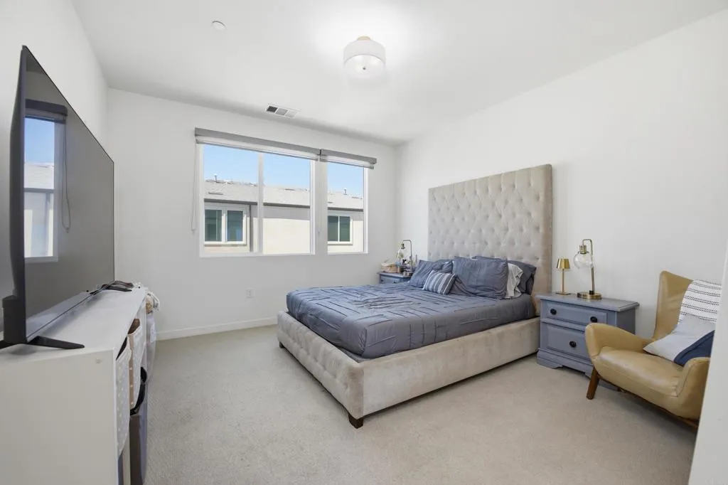https://cdn.realtyfeed.com/cdn/127/306688615/3bb18b74a5ff146c07162c3a0cf1cfbb.webp