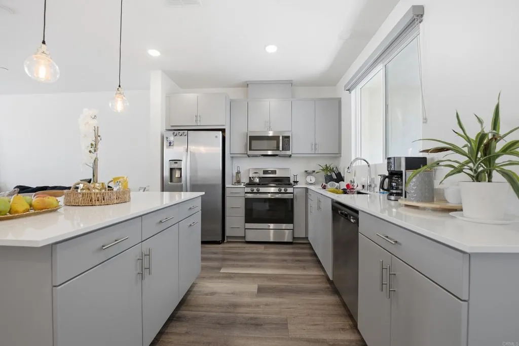 https://cdn.realtyfeed.com/cdn/127/306688615/565aeaae63a6c1a7c9fd16c47e115896.webp