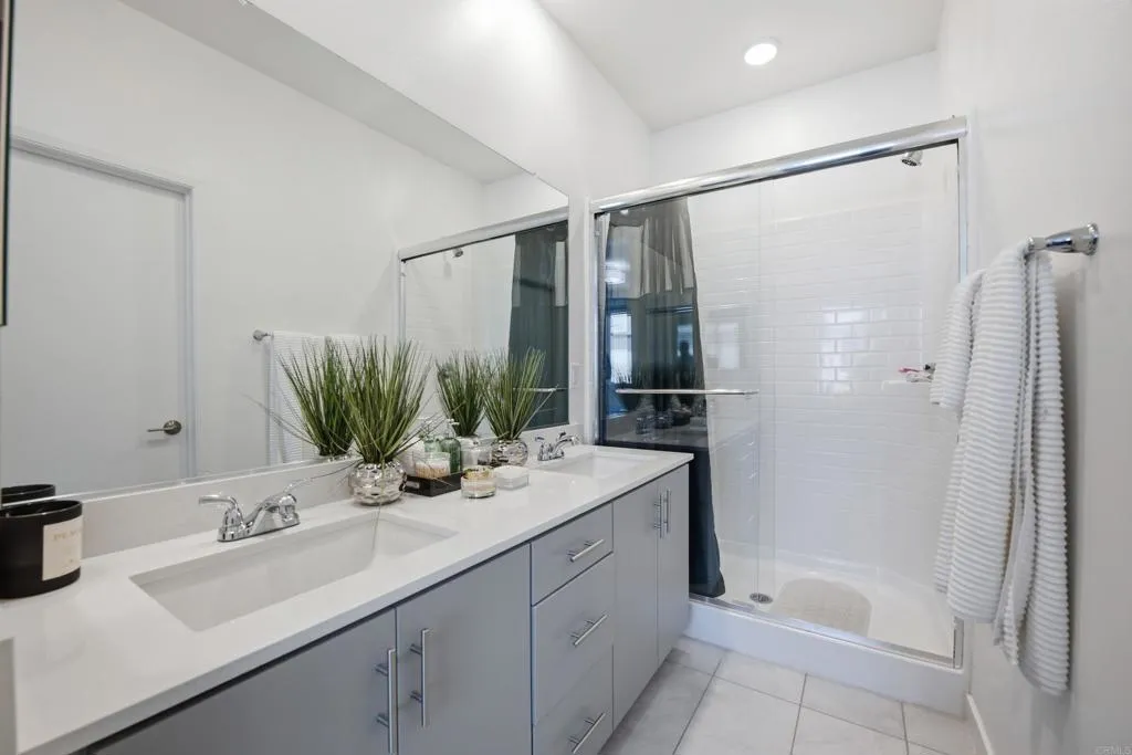 https://cdn.realtyfeed.com/cdn/127/306688615/b7fdfa0931080ad903f93997883f0194.webp