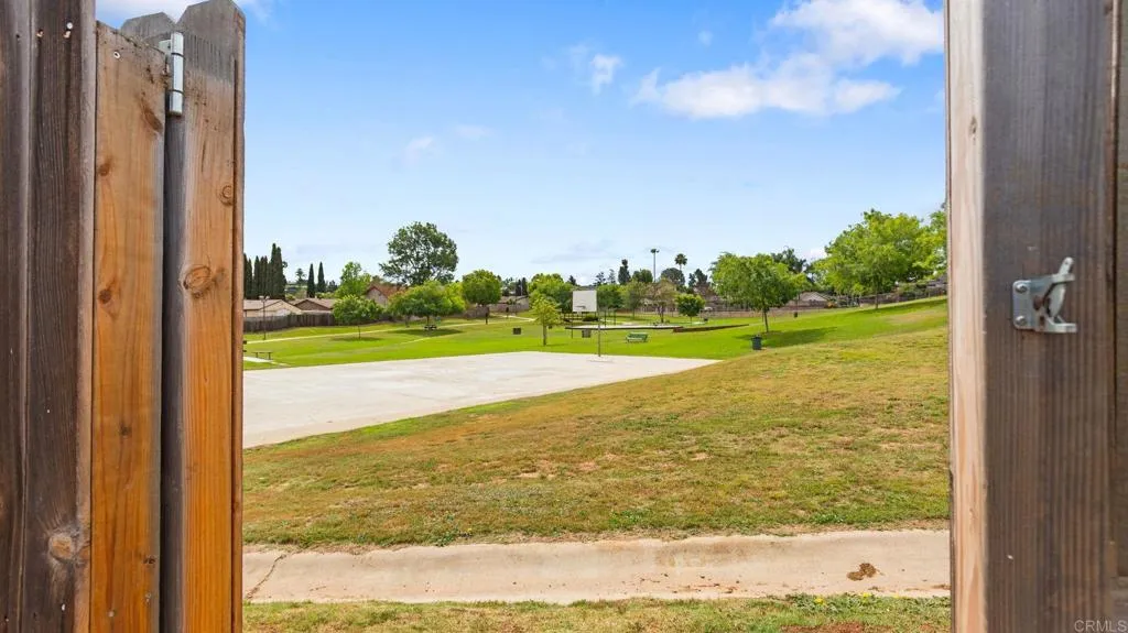 https://cdn.realtyfeed.com/cdn/127/306688621/c234eab7b339b6e847bd1cbcebd597a2.webp