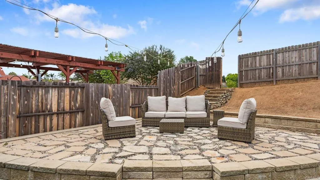 https://cdn.realtyfeed.com/cdn/127/306688621/d7e83ea9c3f1ec224c7ff34184ea38f3.webp