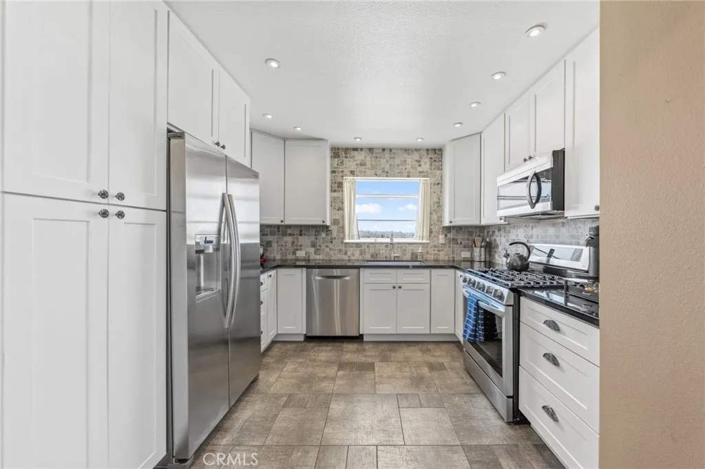 https://cdn.realtyfeed.com/cdn/127/306688629/60b899707986f77d9b4d091fc6cc1a0e.webp