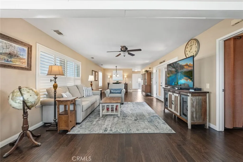 https://cdn.realtyfeed.com/cdn/127/306688629/6a1910cf65cd428f22676f18c29c1be8.webp