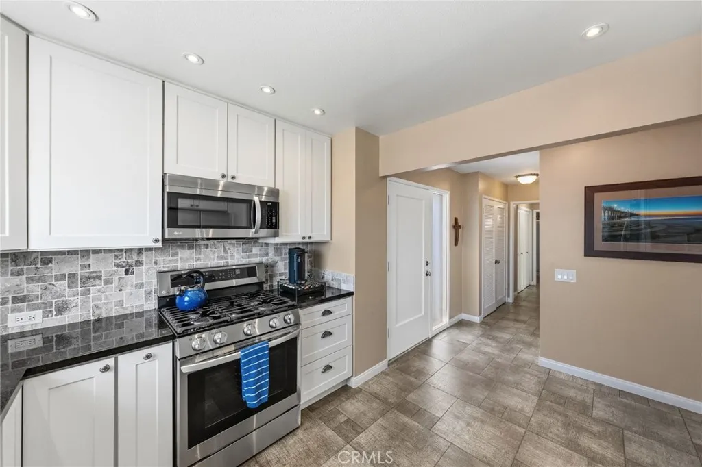 https://cdn.realtyfeed.com/cdn/127/306688629/97fef79198a7db28a3013a9ed2291054.webp