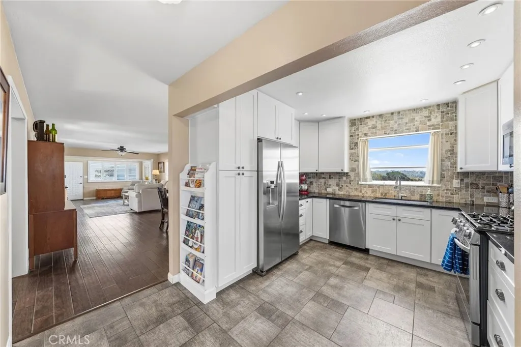 https://cdn.realtyfeed.com/cdn/127/306688629/e0431b123f8cbb47a6a1fb83c7b4a14c.webp