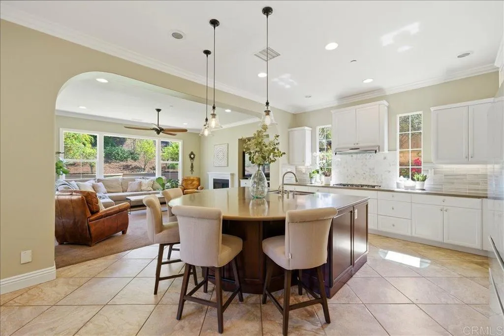 https://cdn.realtyfeed.com/cdn/127/306688639/19175cd8f1c8c8fc605595ce40595abb.webp