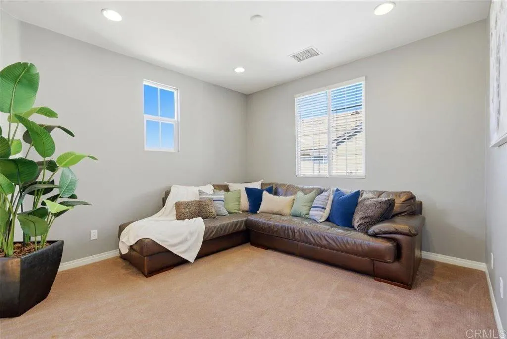 https://cdn.realtyfeed.com/cdn/127/306688639/af9f71a13e5b374c73709c180a831f3d.webp