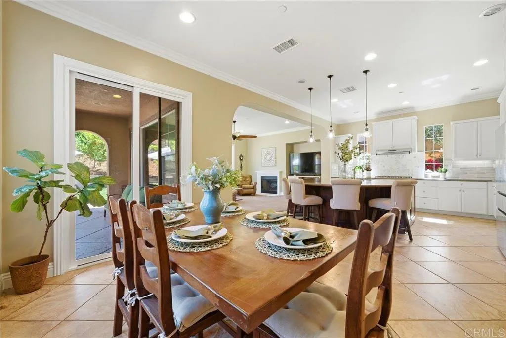 https://cdn.realtyfeed.com/cdn/127/306688639/d1d8f3b3c440c9e85906765b04236c3e.webp