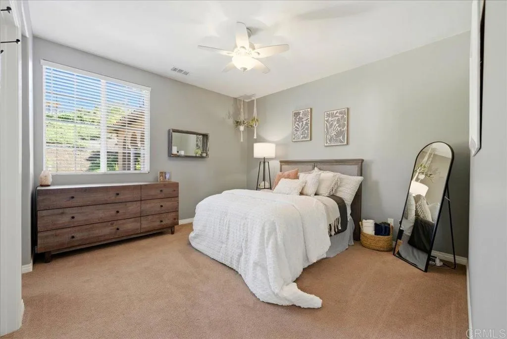 https://cdn.realtyfeed.com/cdn/127/306688639/e7ef18c89ba3053b5466d42d66bbd5a2.webp