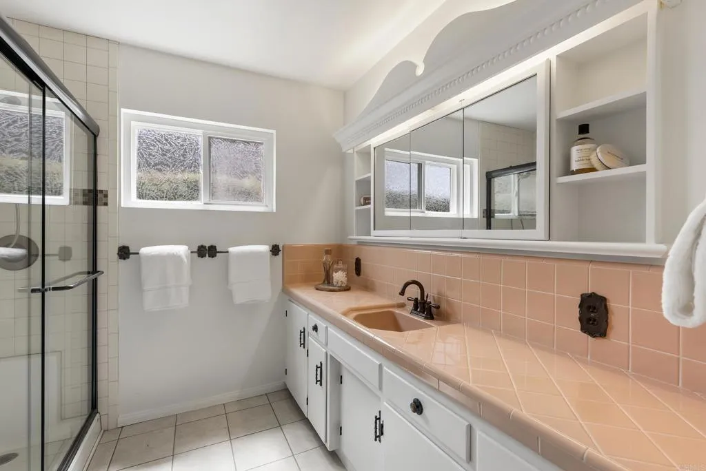 https://cdn.realtyfeed.com/cdn/127/306688643/a8c9b6a4e978619cace78c2303b34736.webp