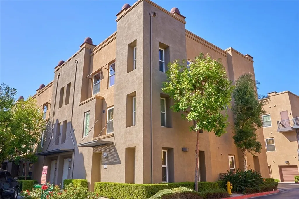 Fullerton, CA 92832