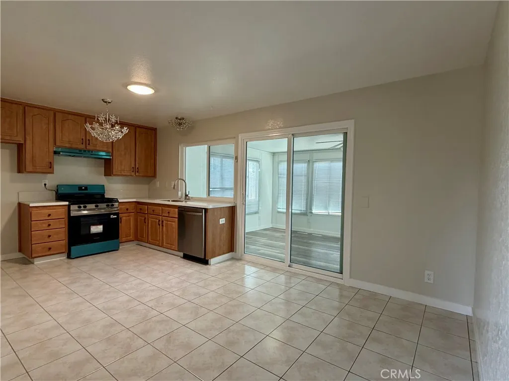 https://cdn.realtyfeed.com/cdn/127/306688782/07774d6f8f534f4a68313d33df1e2220.webp