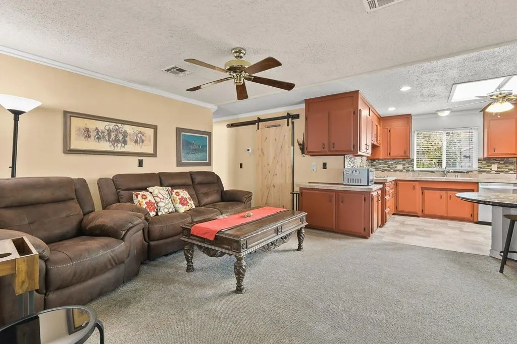 https://cdn.realtyfeed.com/cdn/127/306688818/a7e434d53db384a4b9ab2b6b40e1242b.webp