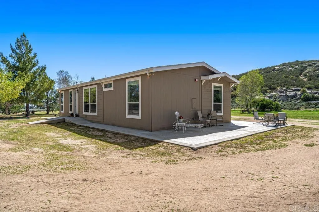 https://cdn.realtyfeed.com/cdn/127/306688849/05c61fced931ae50161fe0d2526f24bd.webp