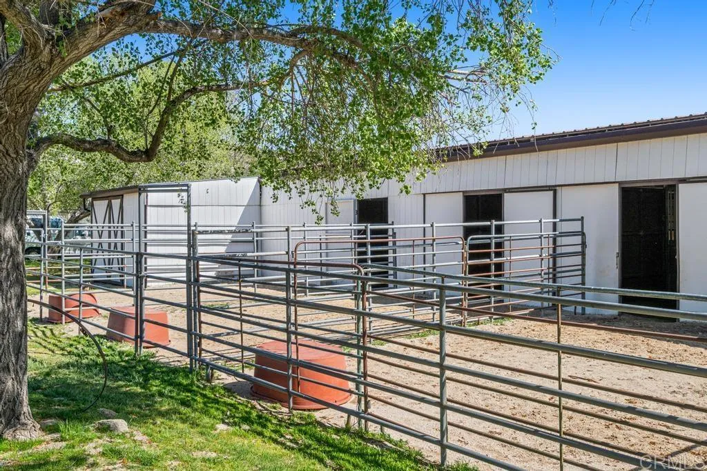 https://cdn.realtyfeed.com/cdn/127/306688849/0f32dd7456a1c7f838df0b00686e5f62.webp