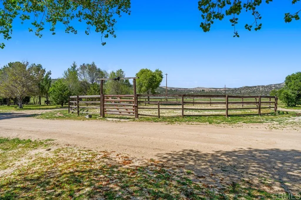 https://cdn.realtyfeed.com/cdn/127/306688849/11d6df8344cea189ea95986f52c37afc.webp