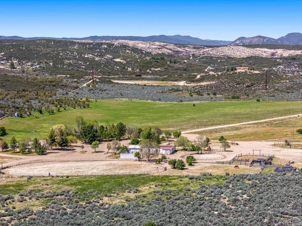 https://cdn.realtyfeed.com/cdn/127/306688849/ba586145338115d170a9bef7ab180041.webp