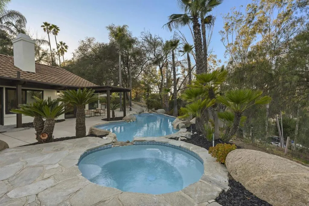 https://cdn.realtyfeed.com/cdn/127/306689015/27d20c86a93562e66d33b7a9210ac071.webp