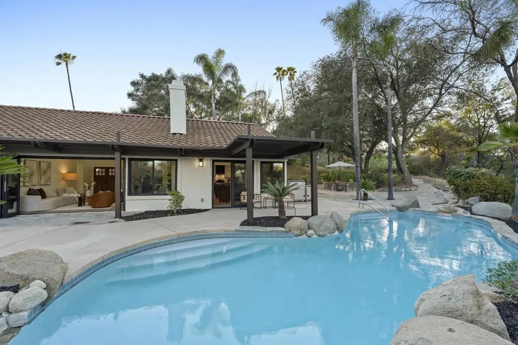 https://cdn.realtyfeed.com/cdn/127/306689015/38628b9200737bf04e5be7f9050f19f7.webp