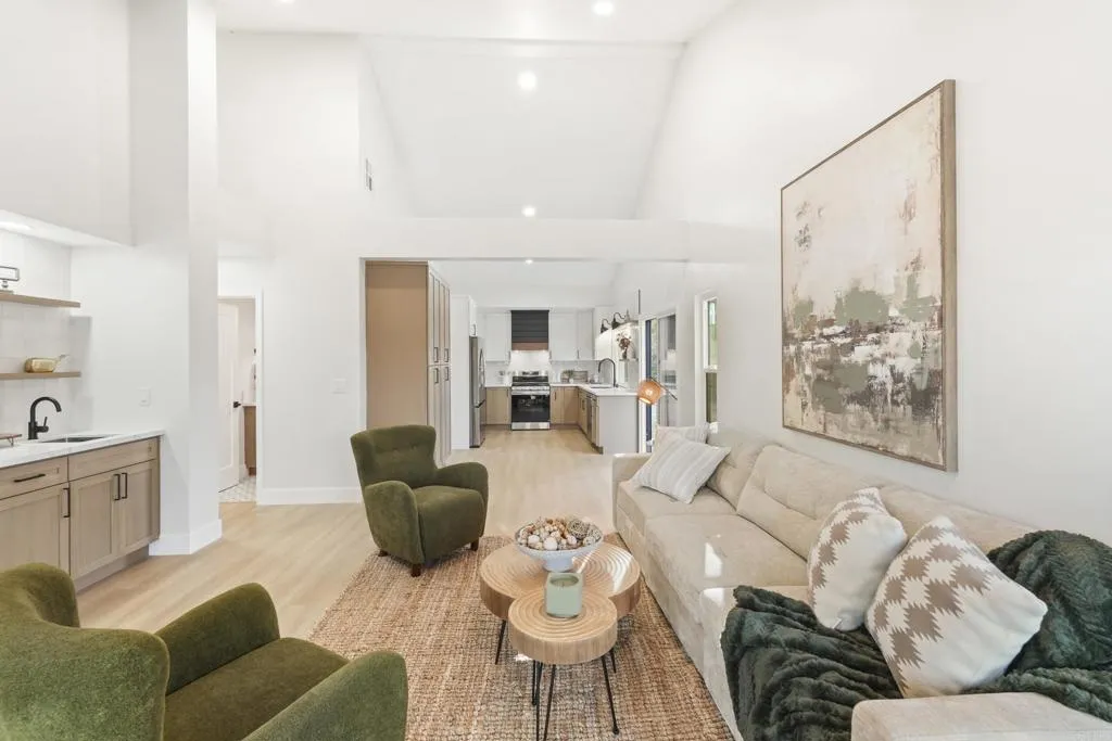 https://cdn.realtyfeed.com/cdn/127/306689015/74dec8b6b4a8e76a1f8b70a561e777d8.webp