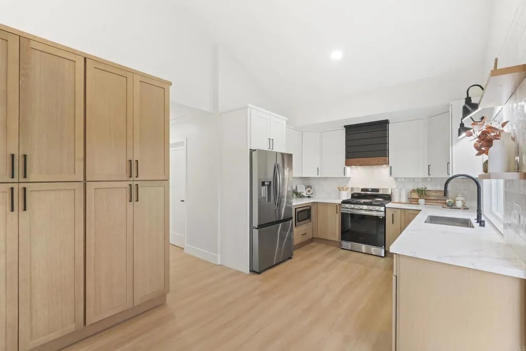 https://cdn.realtyfeed.com/cdn/127/306689015/97ed87ba8329dbd6c1ee9740701538a0.webp