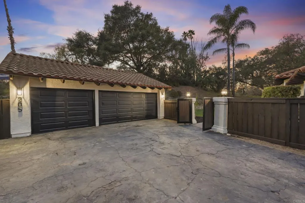 https://cdn.realtyfeed.com/cdn/127/306689015/ea095210d3bc171c1fc9b2b7d4f14d9e.webp
