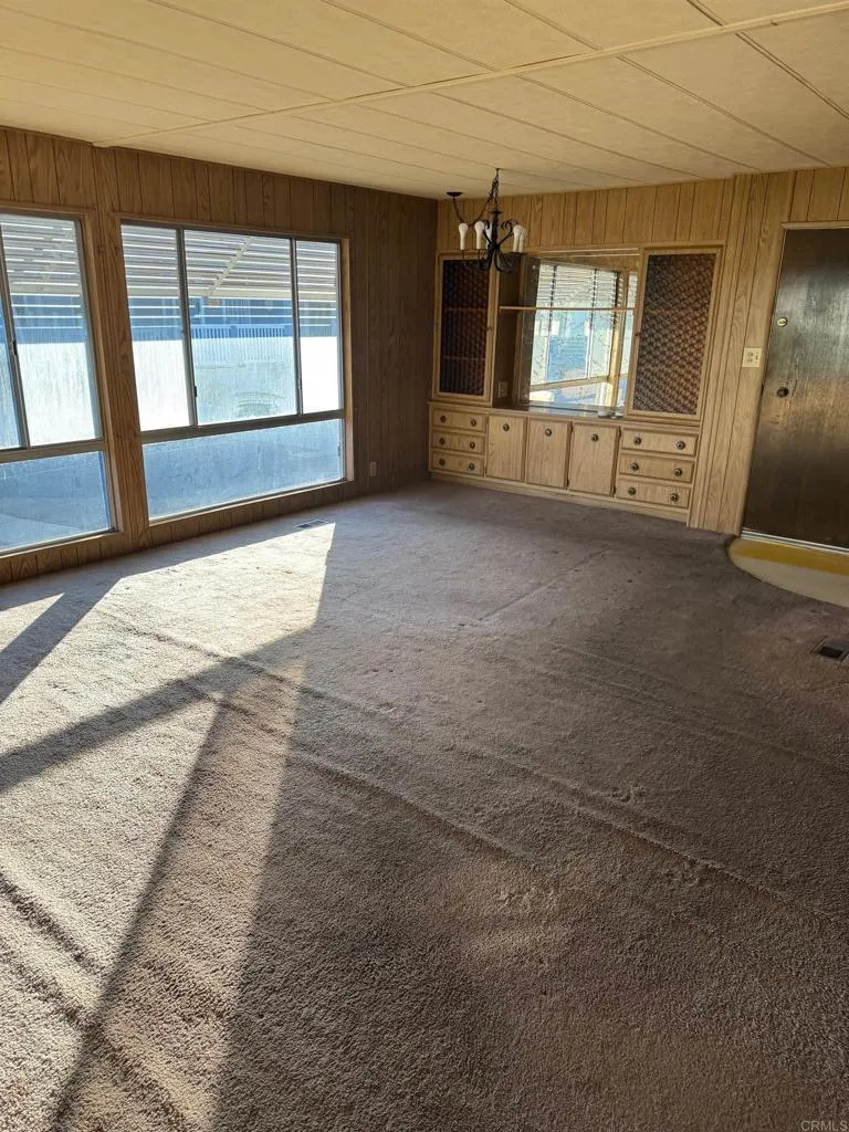 https://cdn.realtyfeed.com/cdn/127/306689051/33b6ab745fde9133d7469774e00538d8.webp