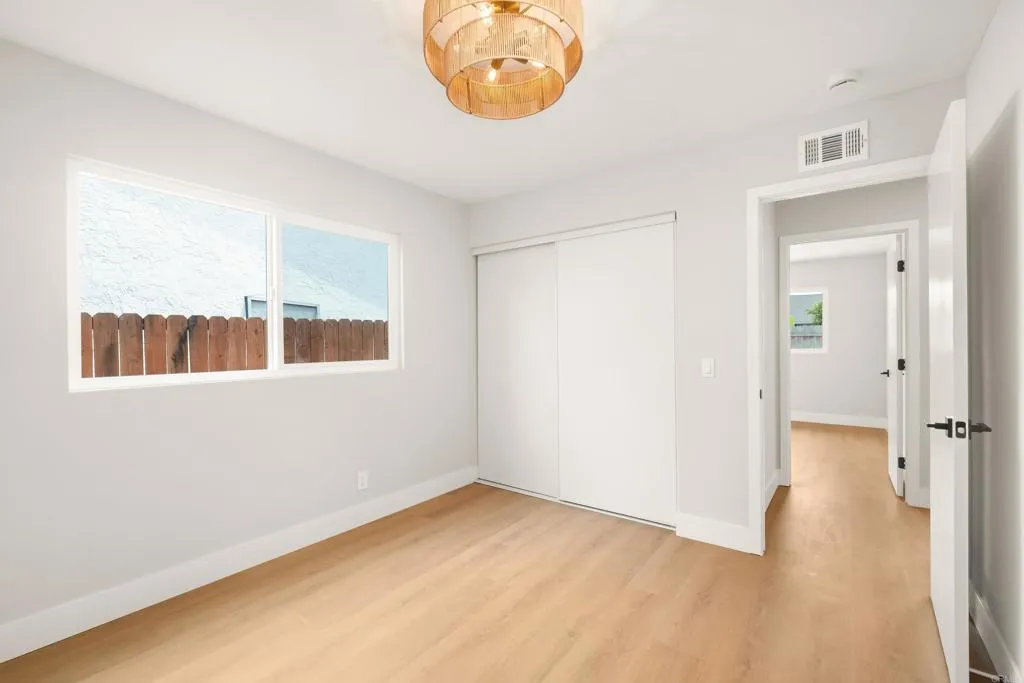 https://cdn.realtyfeed.com/cdn/127/306689105/0bae7d6acc3efb4416bc18bba7514449.webp