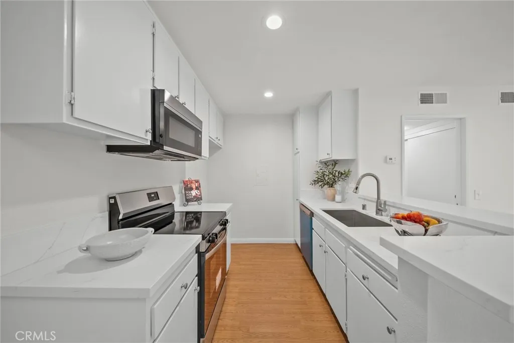 Valencia, CA 91355