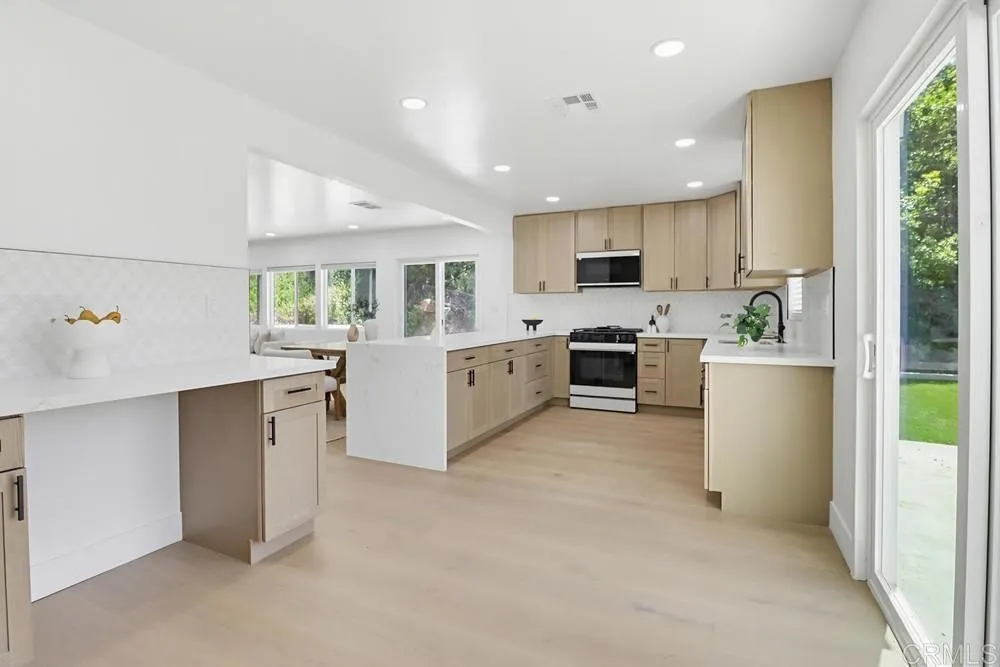 https://cdn.realtyfeed.com/cdn/127/306689187/9ac35aa794aa0048509123c0d2a928eb.webp