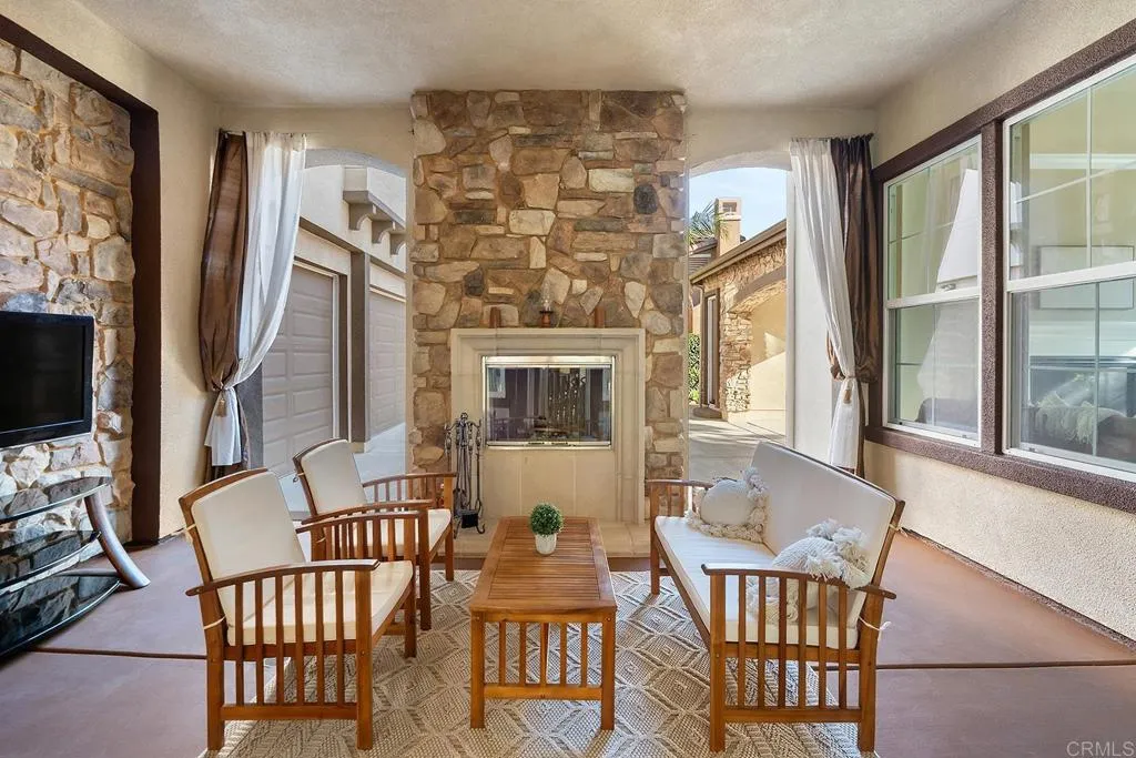 https://cdn.realtyfeed.com/cdn/127/306689209/4cf74066676dbb88a3dd59ae7cf7d710.webp
