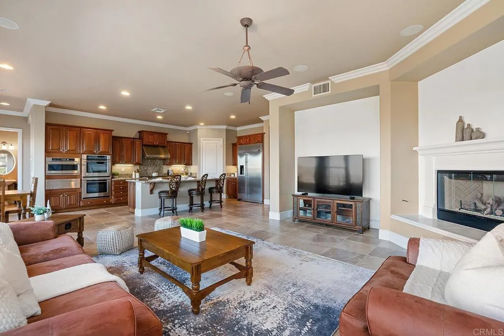 https://cdn.realtyfeed.com/cdn/127/306689209/4e9ee2a198ab411958c135ab14cfc801.webp