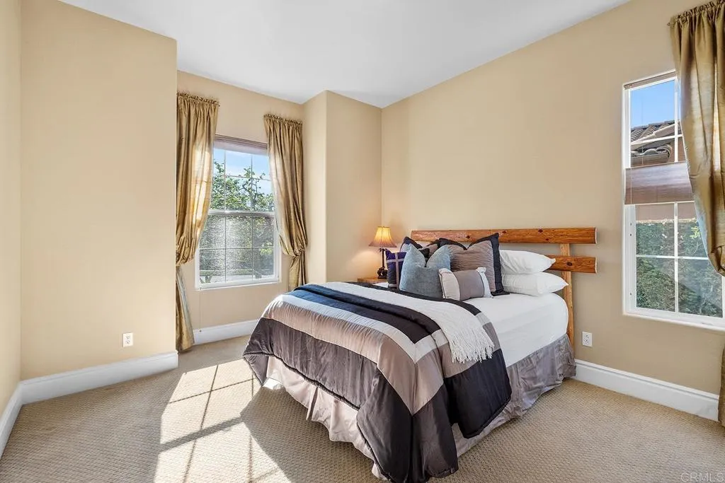 https://cdn.realtyfeed.com/cdn/127/306689209/636e1448cac8fde20f8d698196254ab6.webp