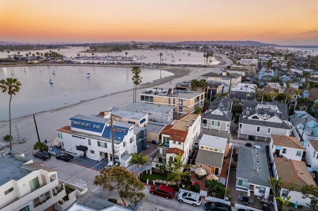 https://cdn.realtyfeed.com/cdn/127/306689214/437e58c52da85c5fec015080732e758f.webp
