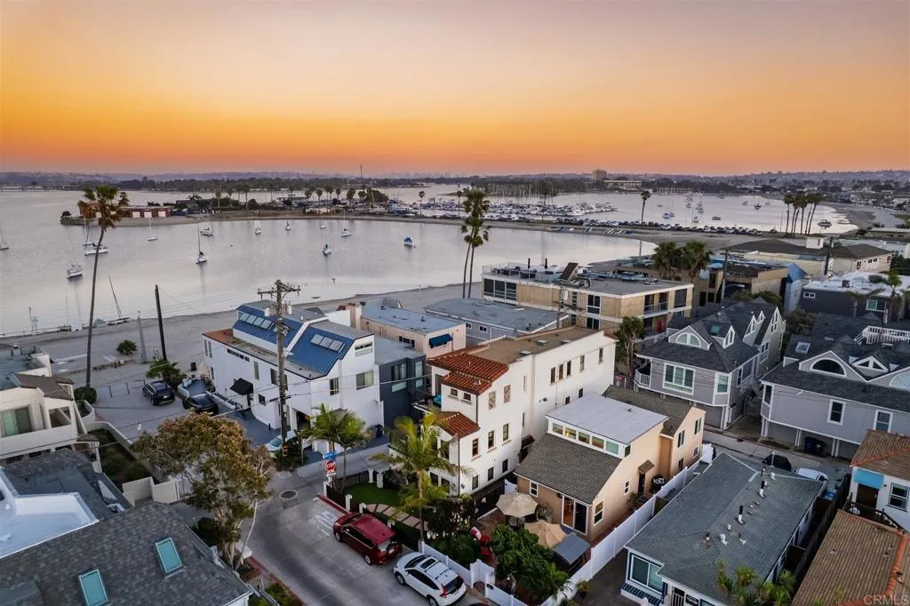 https://cdn.realtyfeed.com/cdn/127/306689214/89d0ff5b426a59b0f32623b243f335c8.webp