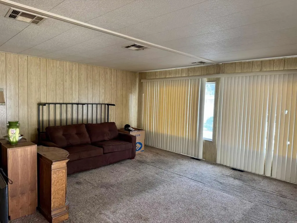https://cdn.realtyfeed.com/cdn/127/306689240/14257d339e5b2ec32c323c3b8a8c423a.webp