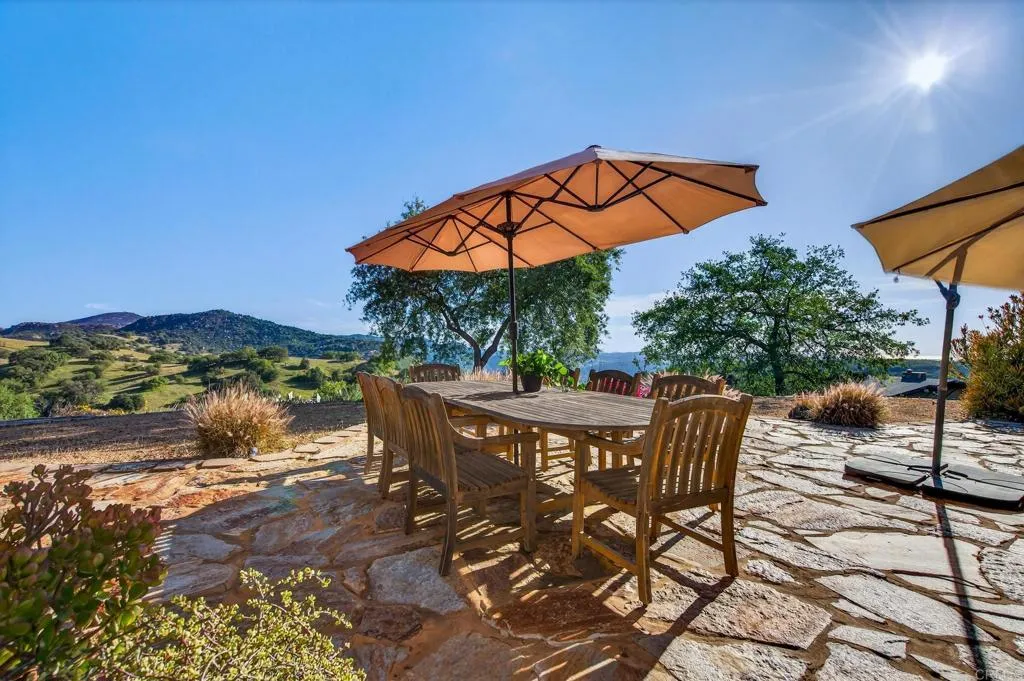 https://cdn.realtyfeed.com/cdn/127/306689408/277a630d81c319f622adce93bbcf8e60.webp