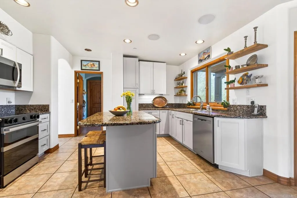https://cdn.realtyfeed.com/cdn/127/306689408/b682ef59a69def6b4dc4559acd0320aa.webp