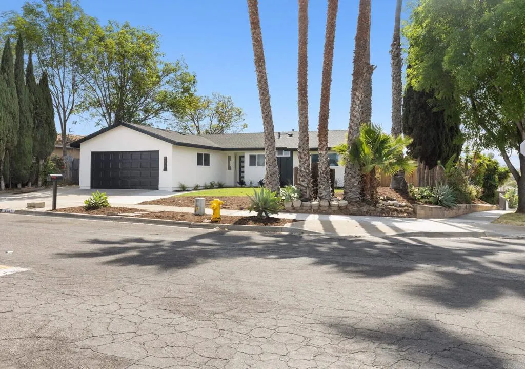 https://cdn.realtyfeed.com/cdn/127/306689523/4ad9b25ad72ab45d5c378800b3ad9469.webp