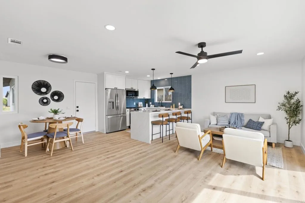 https://cdn.realtyfeed.com/cdn/127/306689523/d074453739ded4e52caba8356e7c9fac.webp