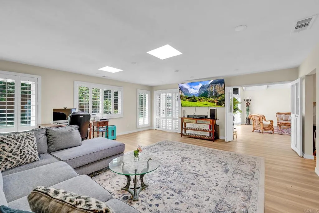 https://cdn.realtyfeed.com/cdn/127/306689537/20957987d5db0918192c5f509f7d8aa1.webp