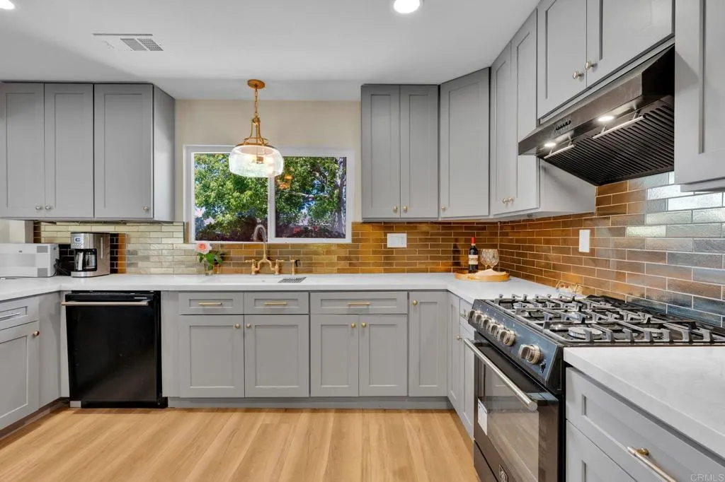 https://cdn.realtyfeed.com/cdn/127/306689537/c0c76a7007f39c3609b54800387278a1.webp