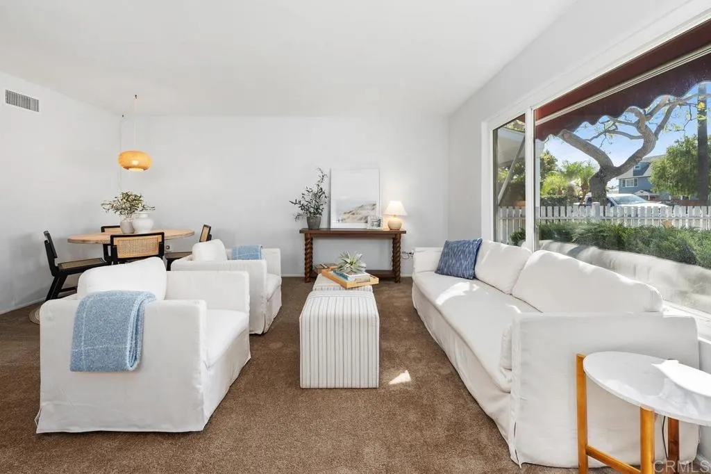 https://cdn.realtyfeed.com/cdn/127/306689665/15d635f84b65d123b2c1fd4e0e5da39c.webp