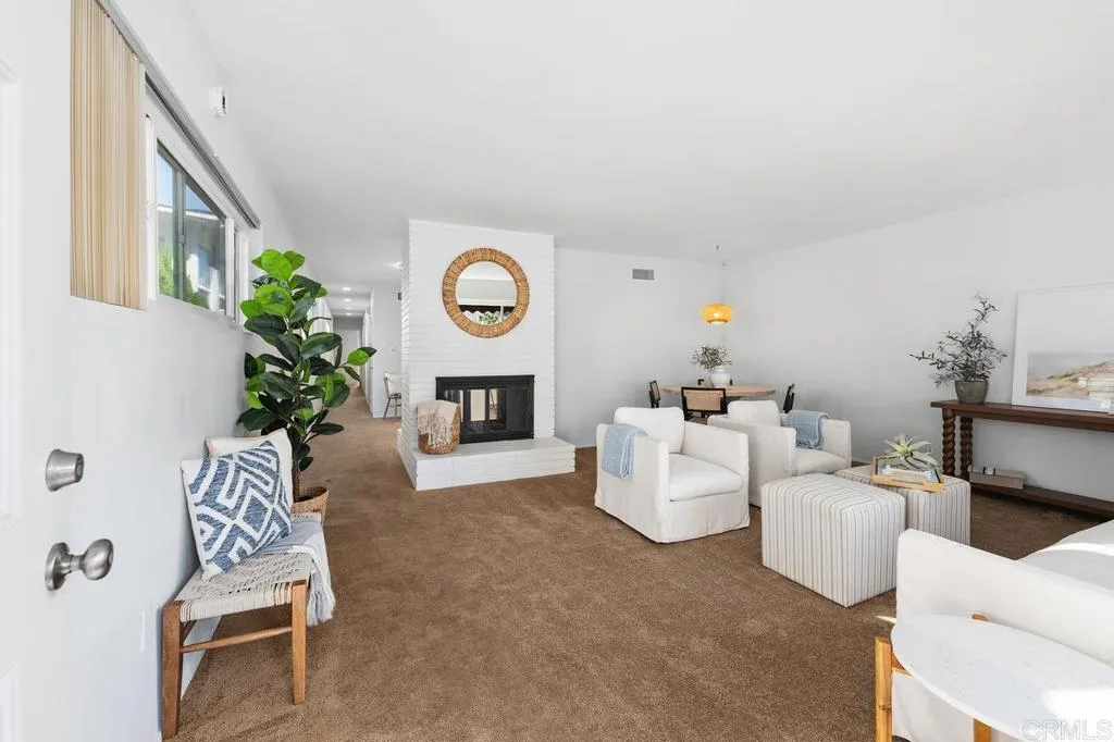 https://cdn.realtyfeed.com/cdn/127/306689665/301d9b16d282616fbe90b9b6edc64e73.webp